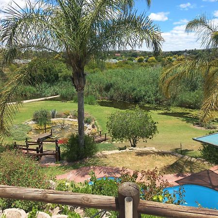 De Oude Yotclub Bed & Breakfast Oudtshoorn Exterior photo