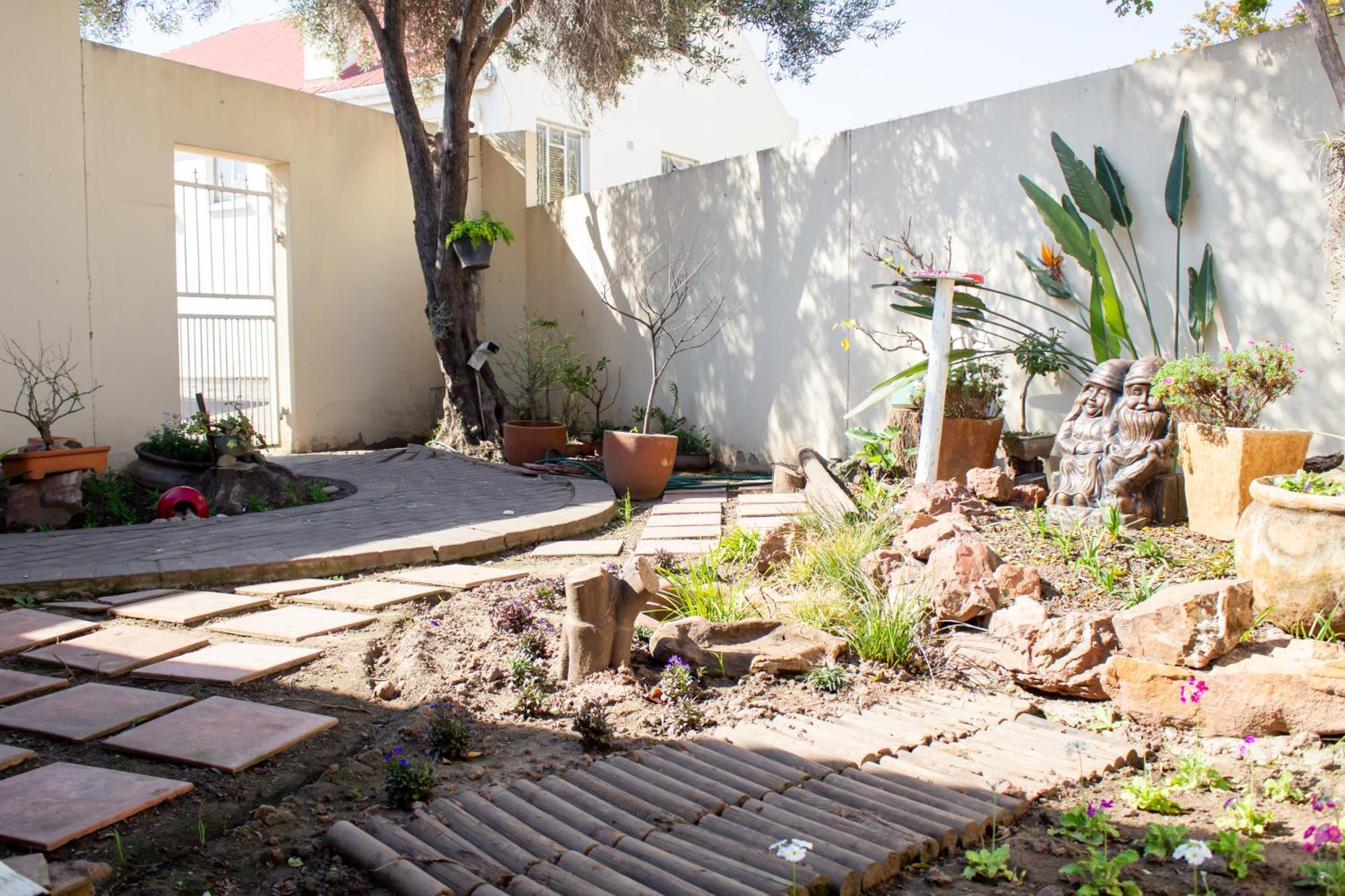 De Oude Yotclub Bed & Breakfast Oudtshoorn Exterior photo