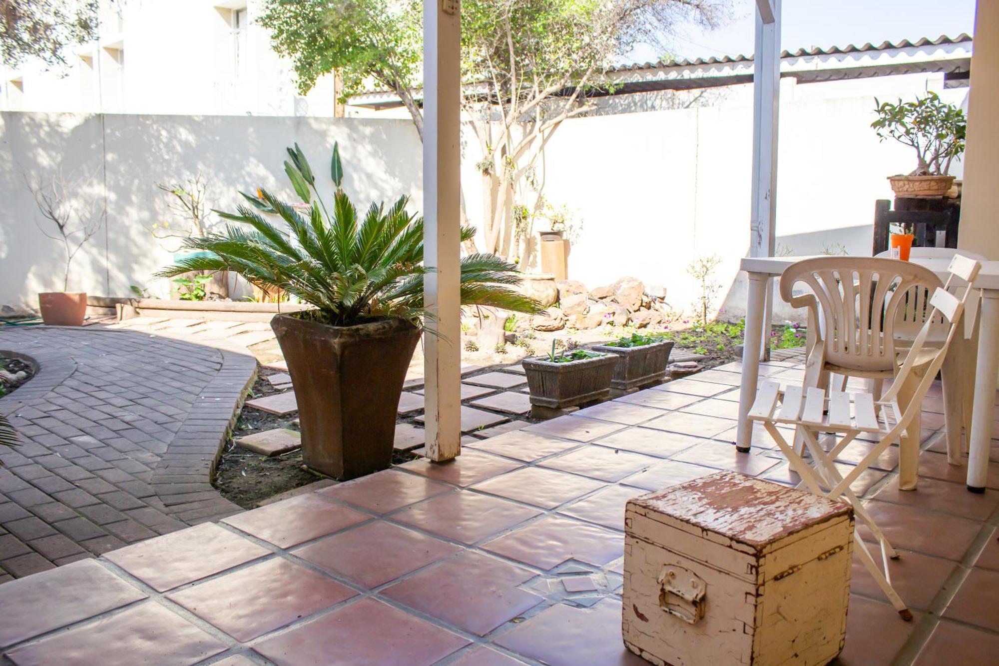 De Oude Yotclub Bed & Breakfast Oudtshoorn Exterior photo