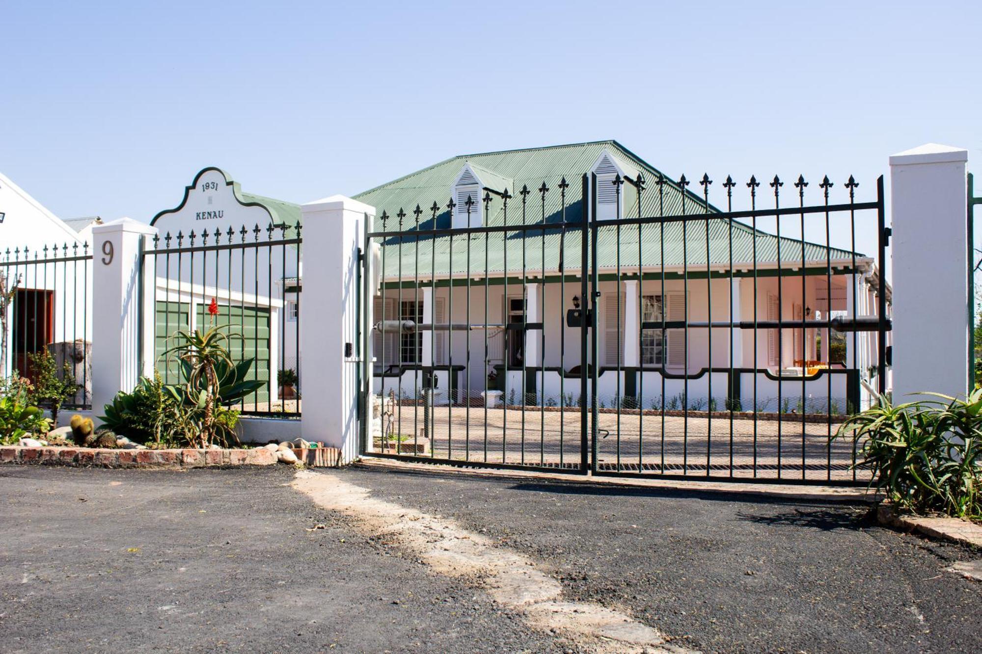 De Oude Yotclub Bed & Breakfast Oudtshoorn Exterior photo